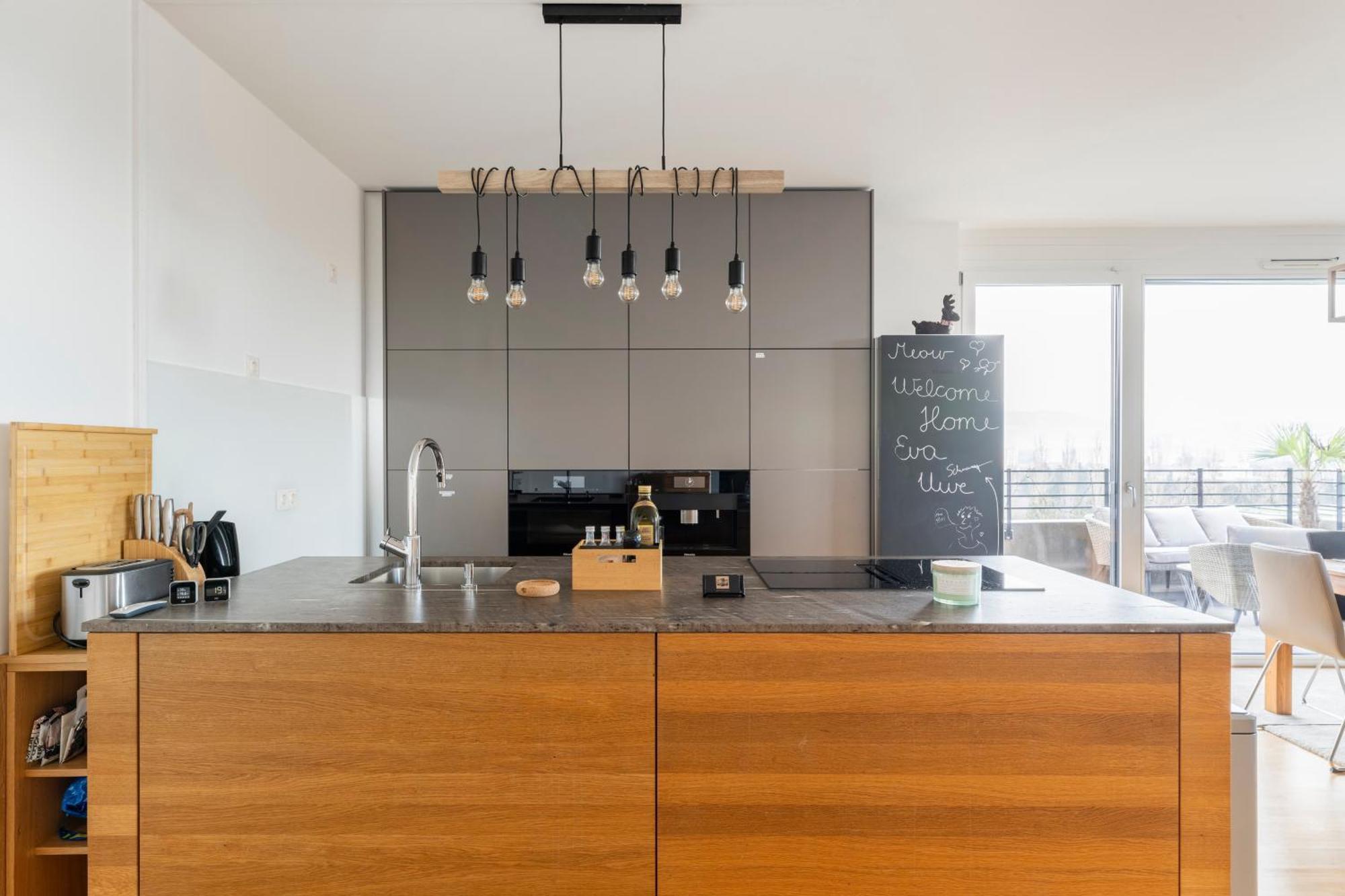 Edler Wohnraum Panoramablick 3 Sz Boxspringbetten, E-Ladestation, Kaffeevollautomat, Klima, Lift, Terrasse & 2Xtg Graz Dış mekan fotoğraf