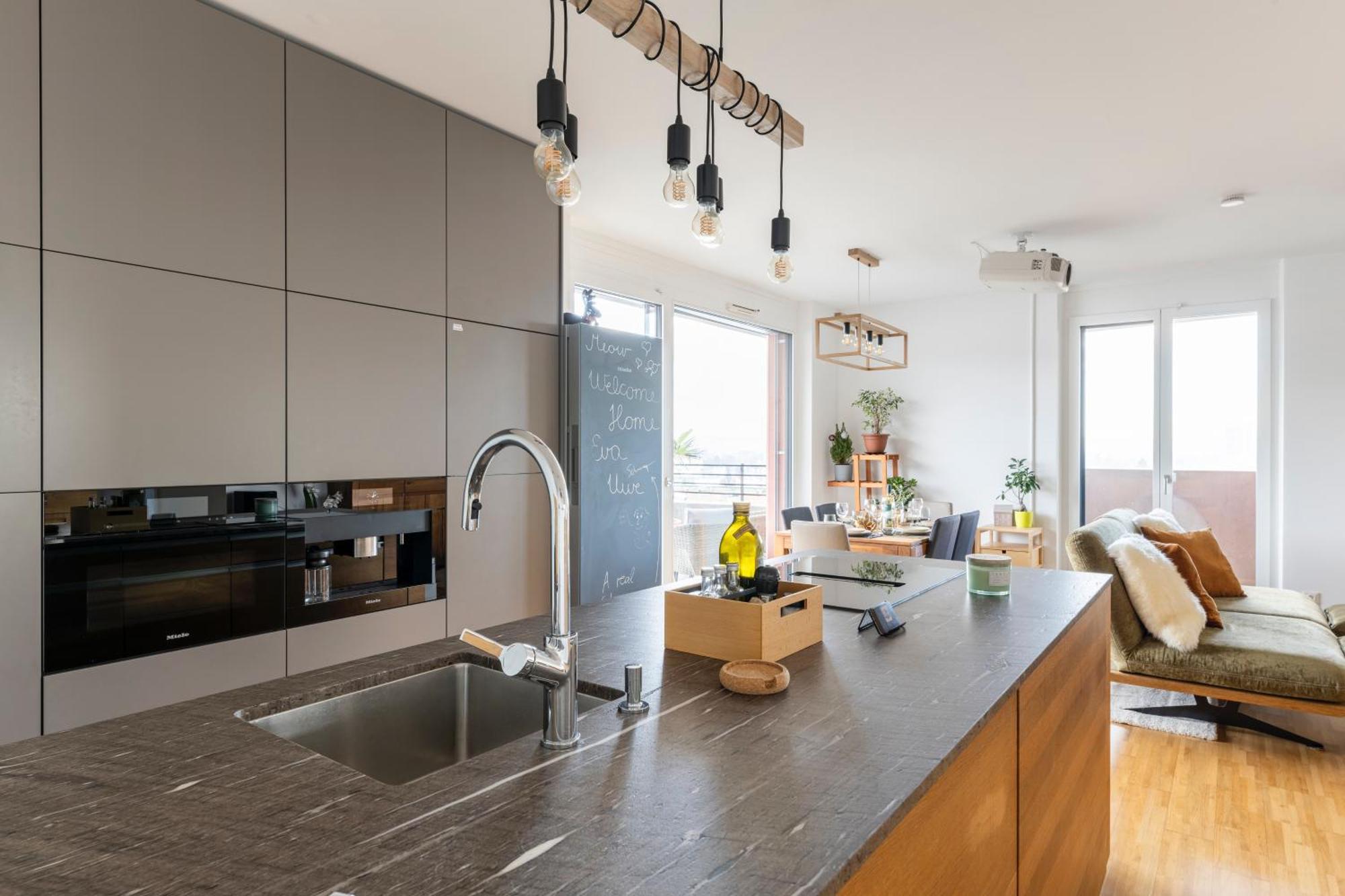 Edler Wohnraum Panoramablick 3 Sz Boxspringbetten, E-Ladestation, Kaffeevollautomat, Klima, Lift, Terrasse & 2Xtg Graz Dış mekan fotoğraf