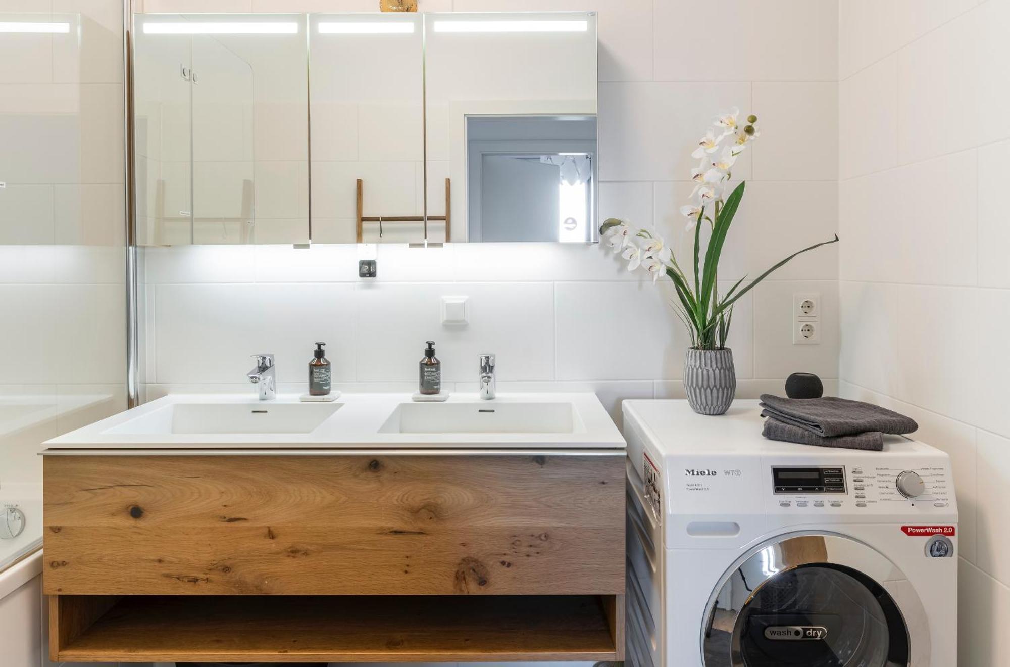 Edler Wohnraum Panoramablick 3 Sz Boxspringbetten, E-Ladestation, Kaffeevollautomat, Klima, Lift, Terrasse & 2Xtg Graz Dış mekan fotoğraf